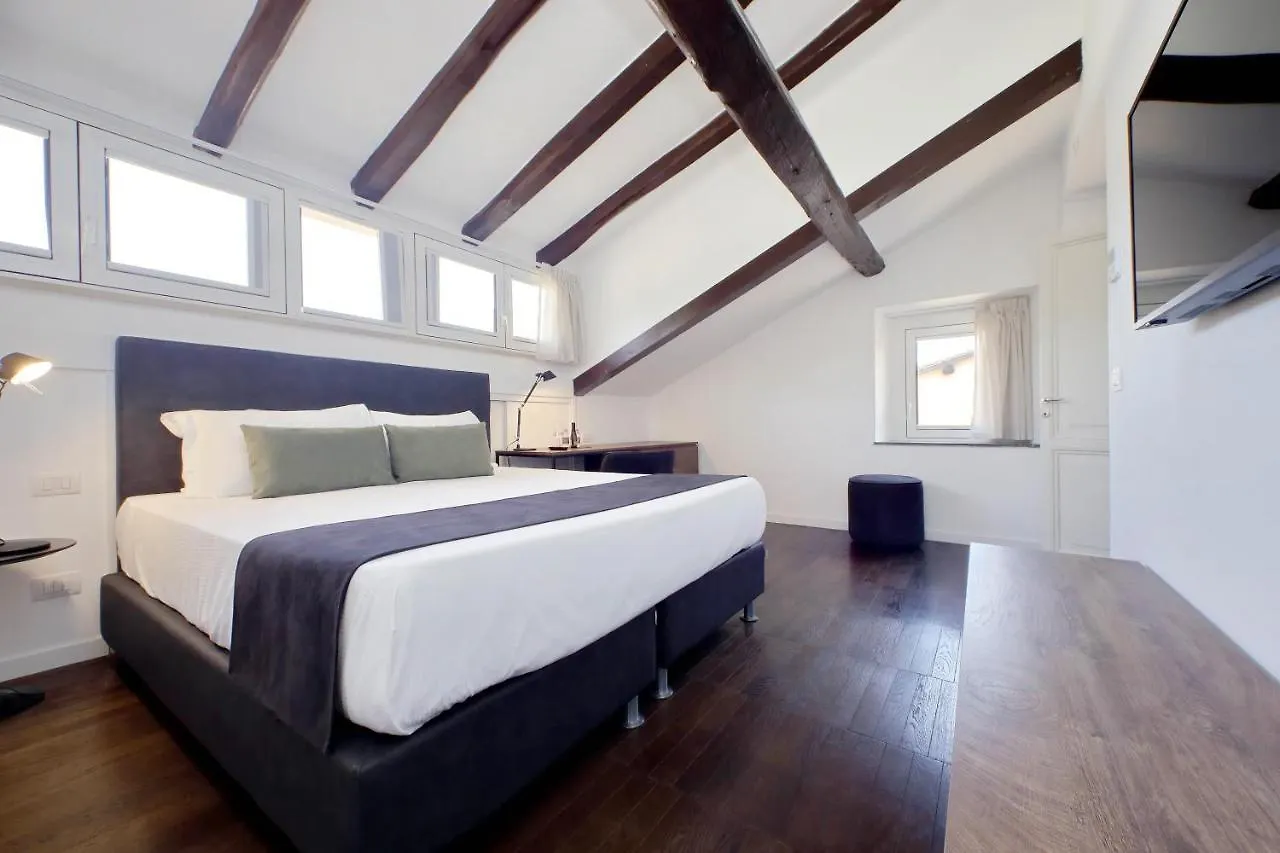 Youroom Corsini Rome